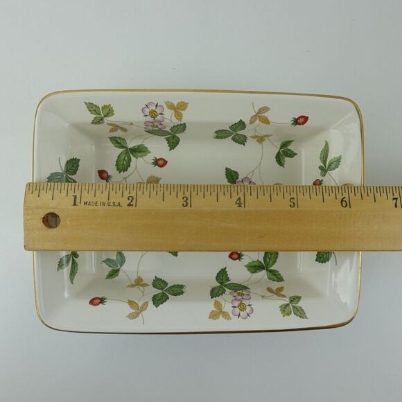 Wedgwood Wild Strawberry Oven To Table Hors d'Oeuvre Dishes 4 Piece Set - Picture 9 of 10